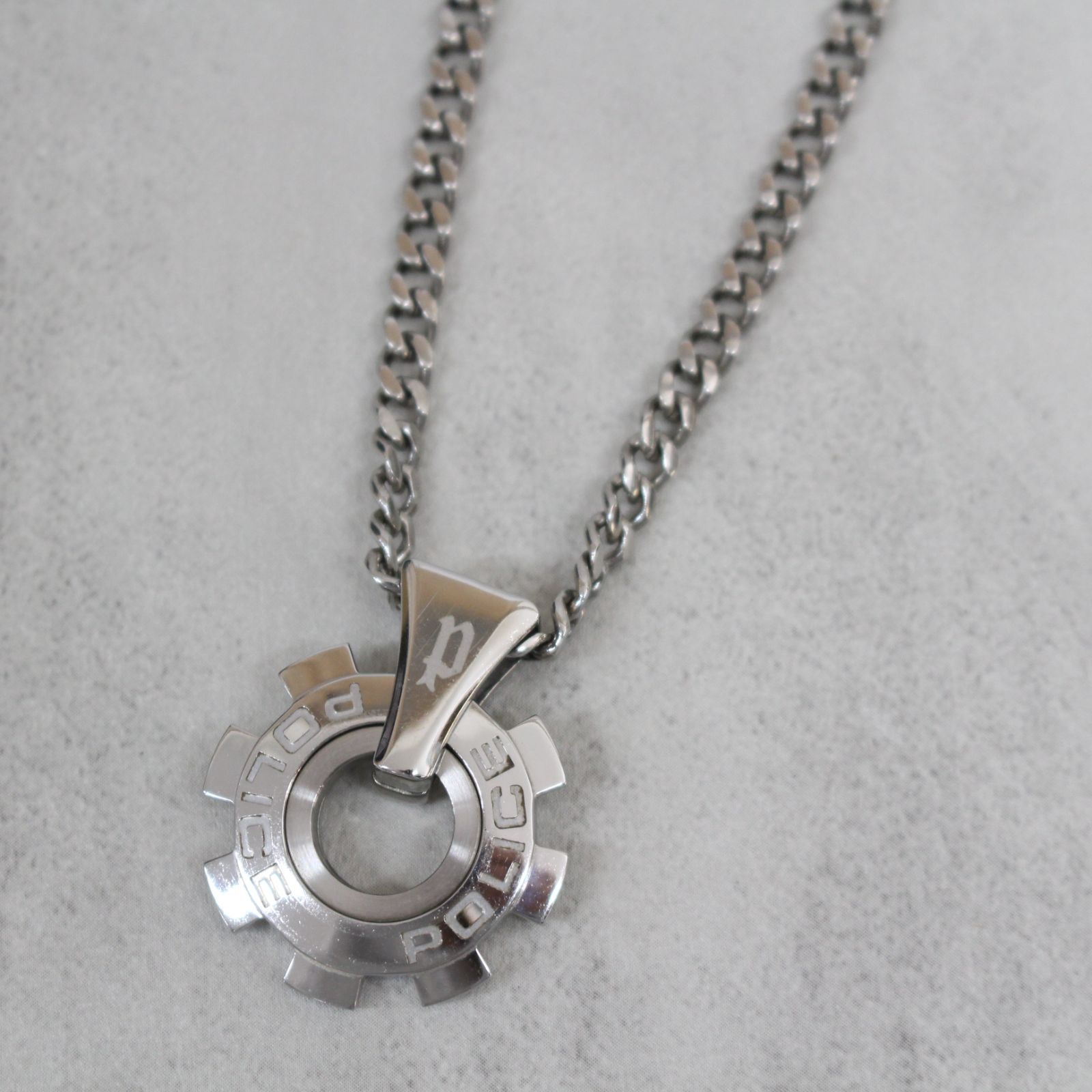 ≪中古品≫ POLICE / ポリス 歯車モチーフ ネックレス ステンレス 売り切り!!最落なし!! ポイント5倍 ポリス ネックレス ペンダント