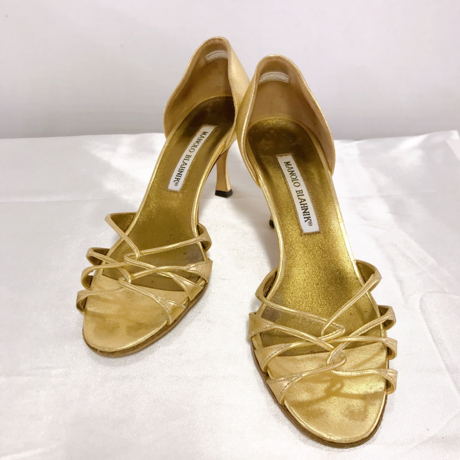 Monolo Blahnik ゴールド ヒールサンダル