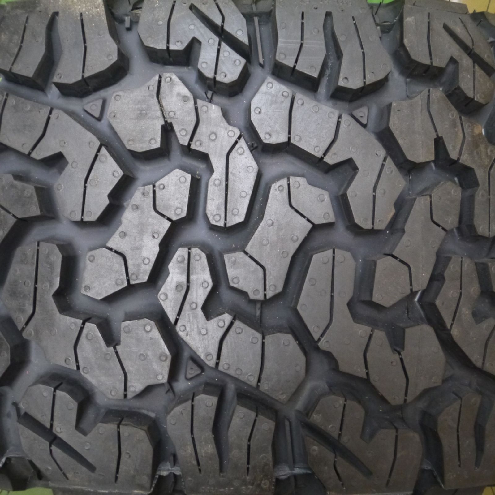 送料無料* 未使用！22年☆RAYS DAYTONA M9 265/65R17 BFグッドリッチ 