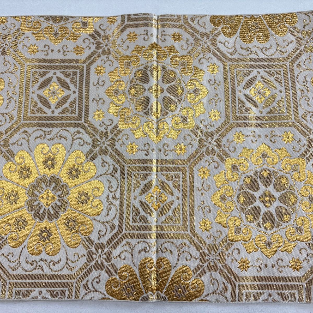SO-442 袋帯 六通 正絹 箔 蜀江文様 銀糸 高級 逸品 袋帯 名品 花丸文 蜀江文 唐織 箔 墨色 六通 正絹 中古