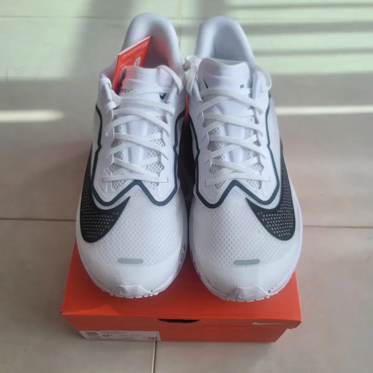 ナイキ ズーム フライ 6 白黒 275mm