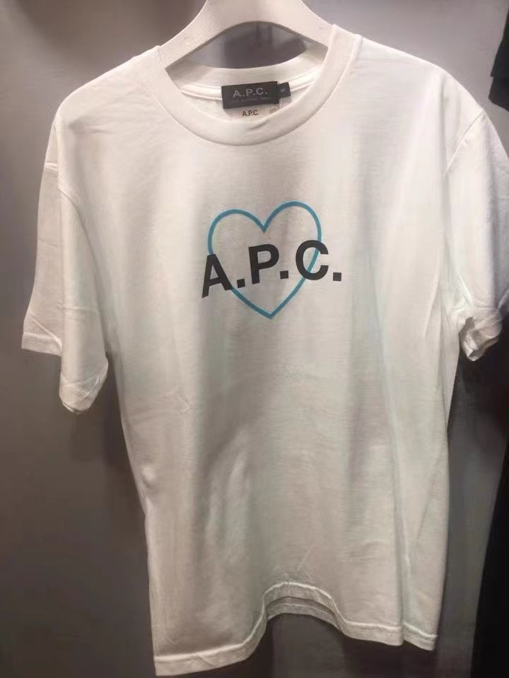 A.P.CのハートプリントTシャツ