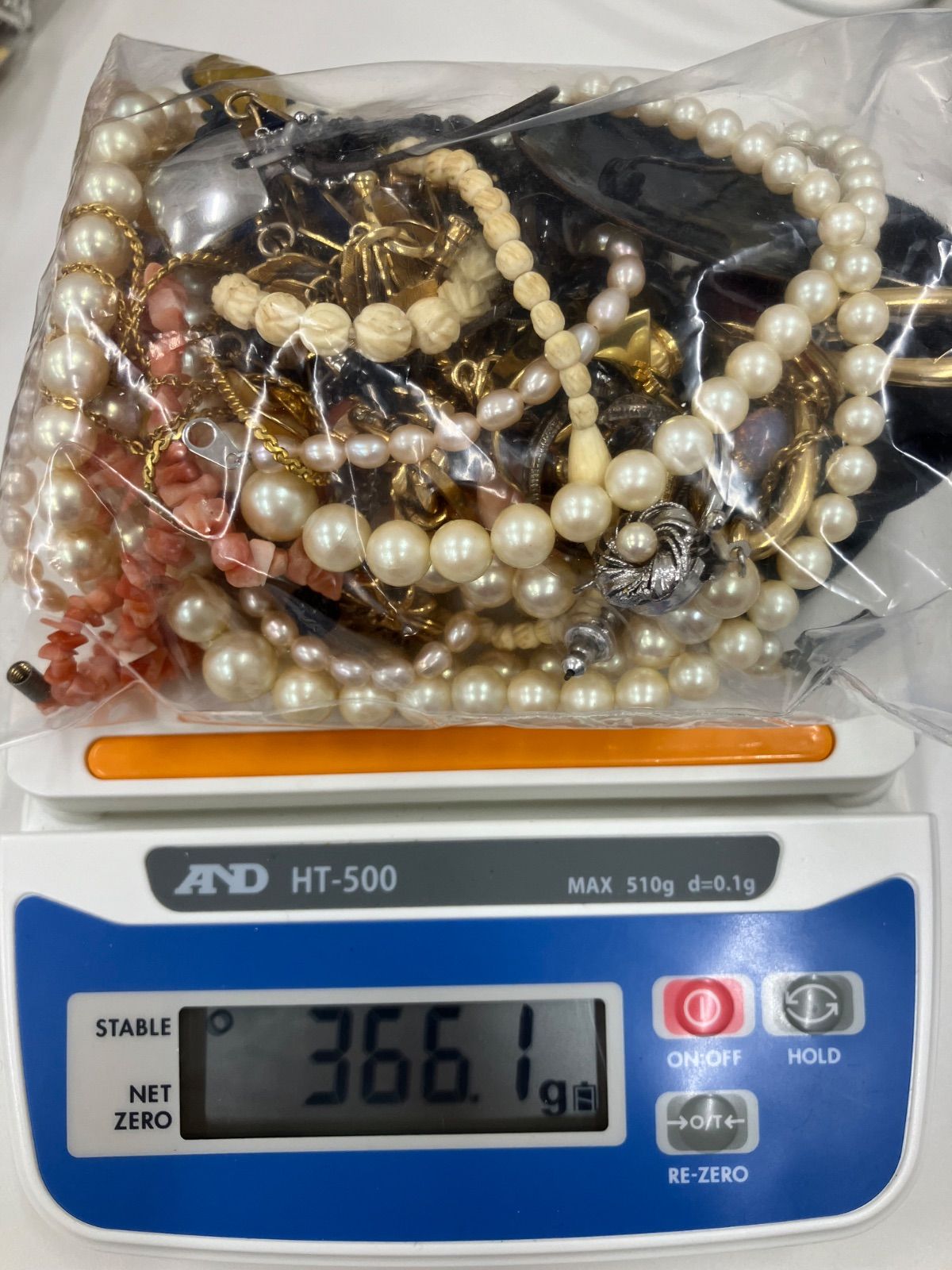 R*I様 アクセサリー他(遺品整理生前整理) 八街市、山武市、富里市近隣の顧客様から遺品整理で金、プラチナ