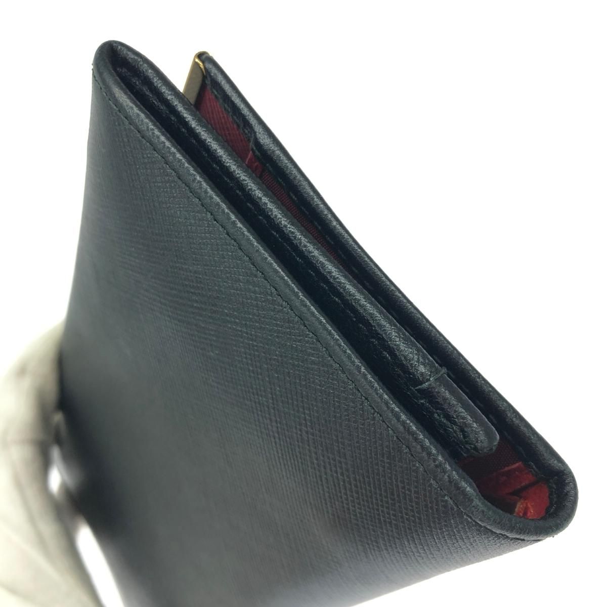 二つ折り長財布