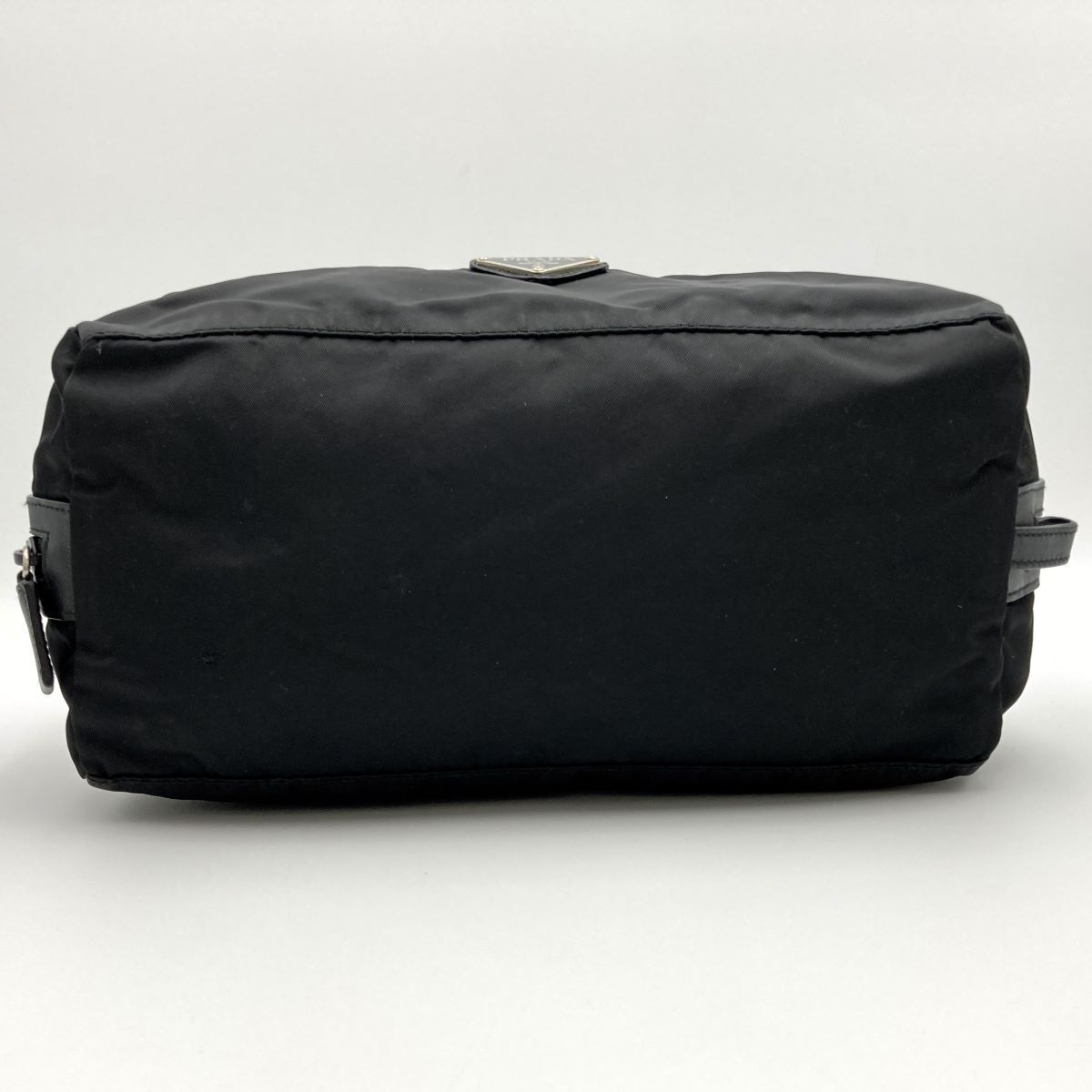 【美品】PRADA プラダ ポーチ 黒 Nylon Triangle Logo 美品】PRADA プラダ ナイロンポーチ 黒 三角ロゴ ギャラカード付