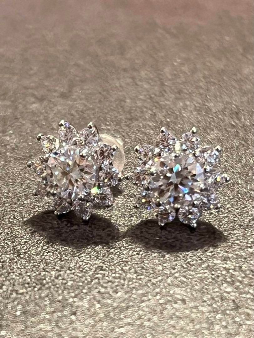 選ぶなら モアサナイト ピアス 両 フラワー S925 最高級 輝き 人工ダイヤ アクセサリー