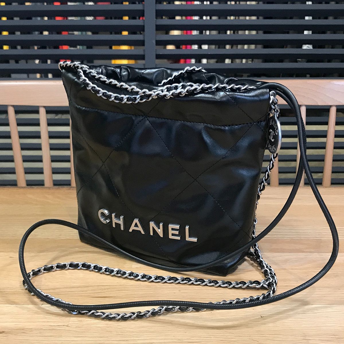 新品未使用】シャネル CHANEL22 ミニ チェーントートバッグ シャイニー 