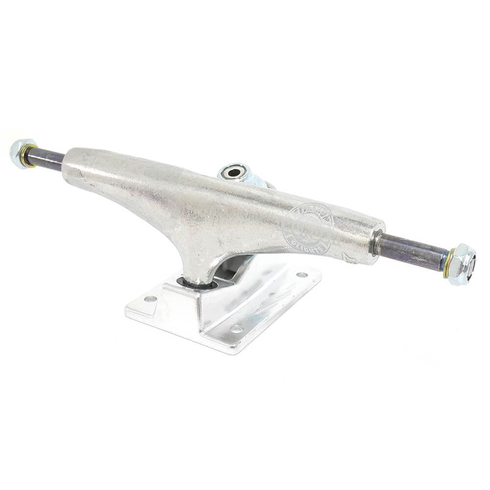 【未使用品】サンダー トラック TITANIUM3 147 THUNDER TRUCK サンダー トラック TITANIUM LIGHTS 3 147 HI