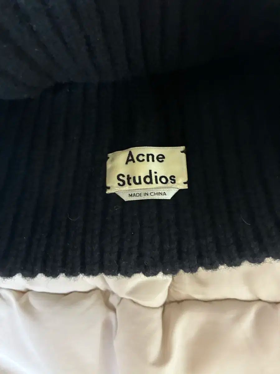 Acne Studios アクネストゥディオズ ブラックビーニー