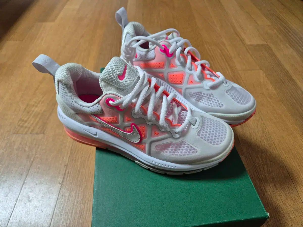 NIKE ナイキ コリア エアマックス 235