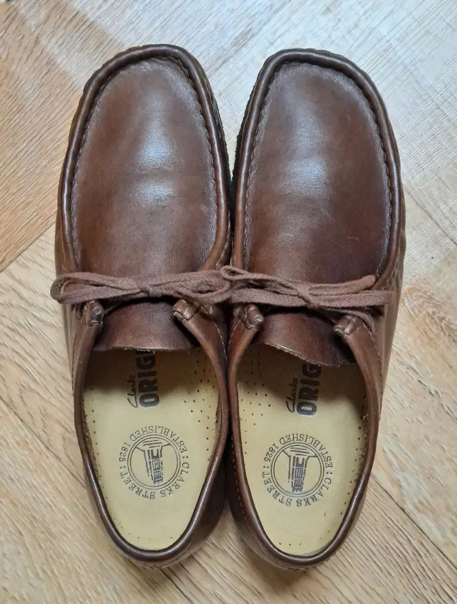 Clarks(クラークス) ワラビー UK7 薬物 255 - メルカリ
