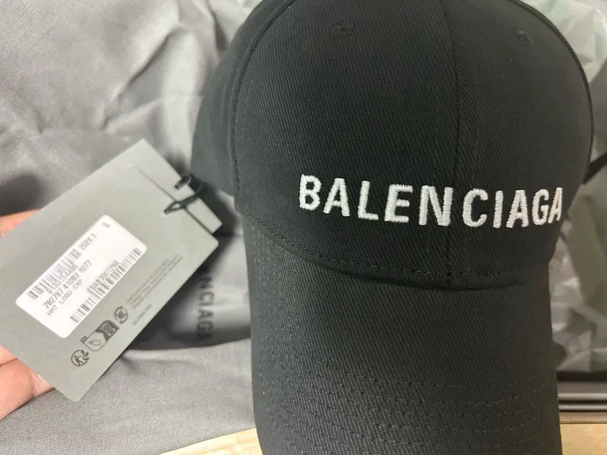 BALENCIAGA(バレンシアガ) ベースボール ボールキャップ 新品