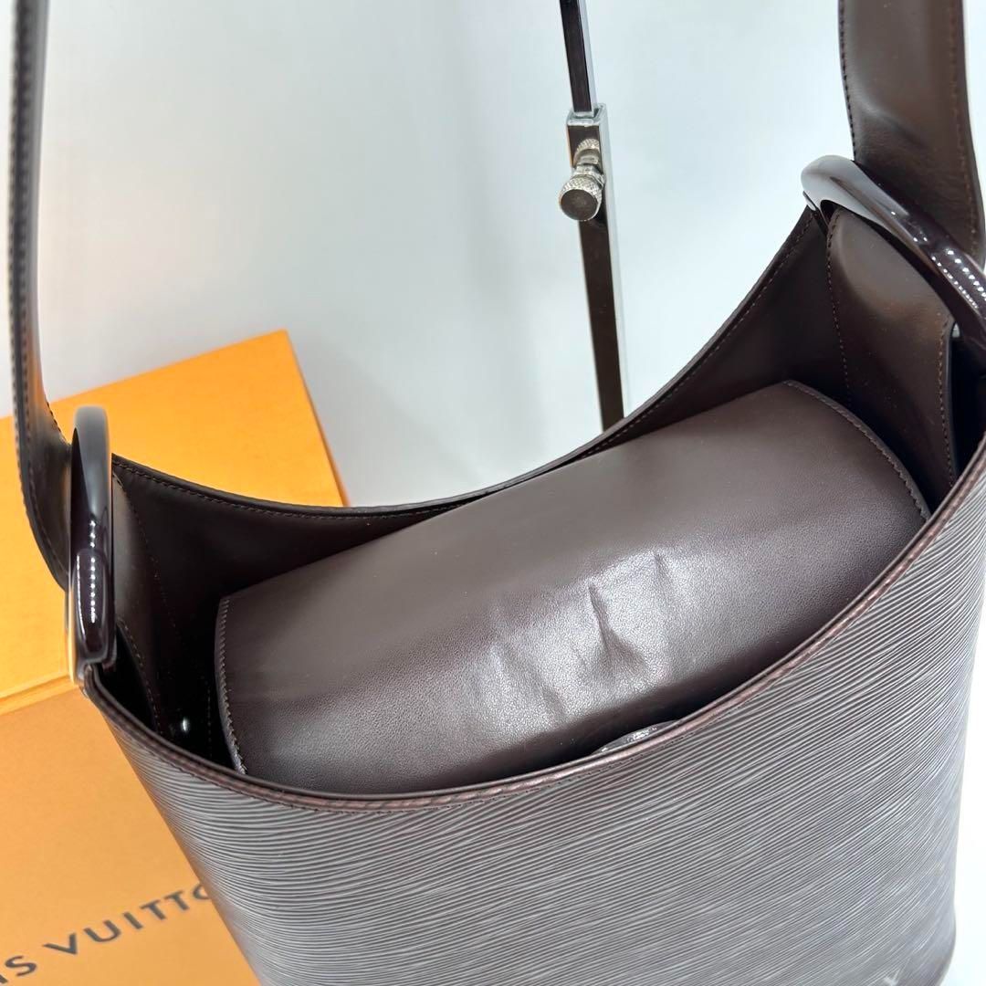 ❣️ルイヴィトン❣️エピ•ヴェルソーショルダーバッグ✨モカ【極美品】 ❣️ルイヴィトン❣️エピ•ヴェルソーショルダーバッグ✨モカ