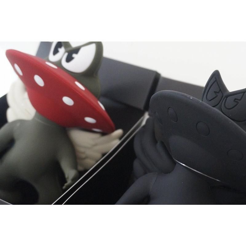 gu undercover フィギュア2体セット UNDERCOVER - GU × UNDERCOVER - フィギュアの通販 by Pierre's