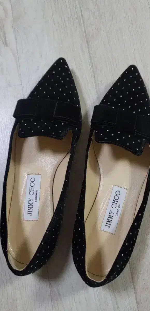 Jimmy Choo ジミーチュウ フラット