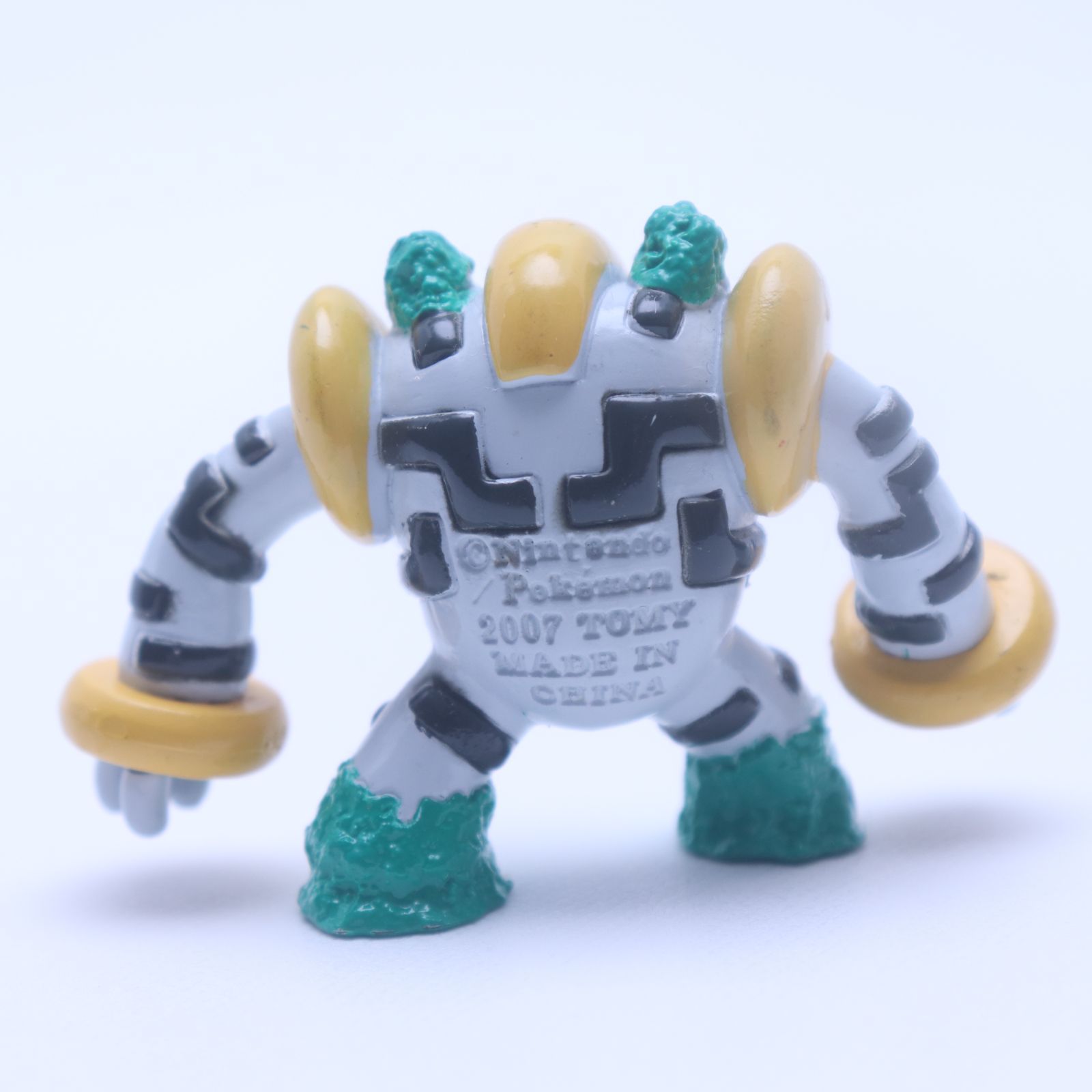 モンスターコレクション　モンコレ　レジギガス レジギガス｜モンコレ｜商品情報｜ポケットモンスター｜タカラトミー
