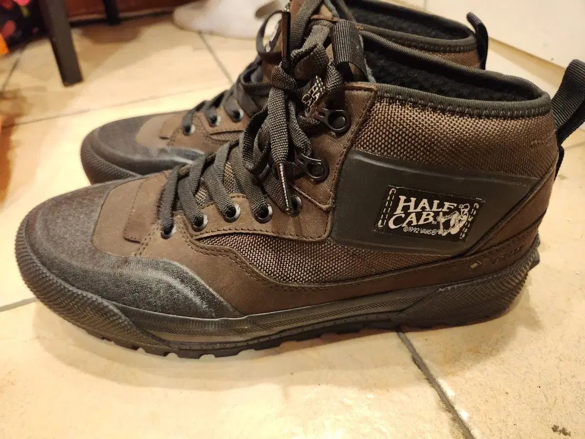VANS バンズ ハーフキャブ MTE GORE-TEX ゴアテックス