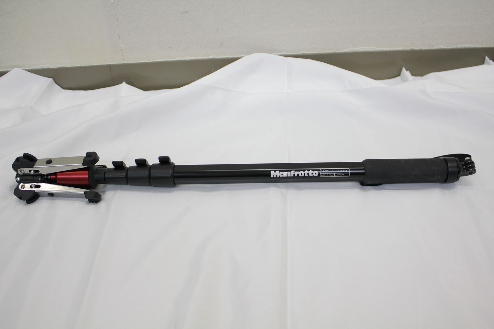 返品保証 マンフロット Manfrotto 560B-1 一脚 M5375