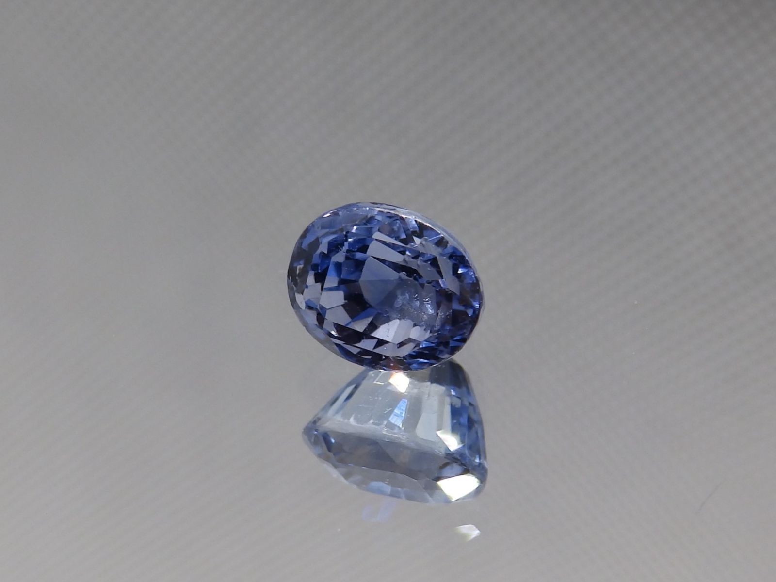 天然ブルーサファイアのルース【3.587ct】