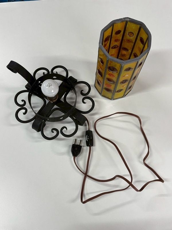 レトロ アンバーガラス テーブルランプ 高さ25cm ステンドグラス