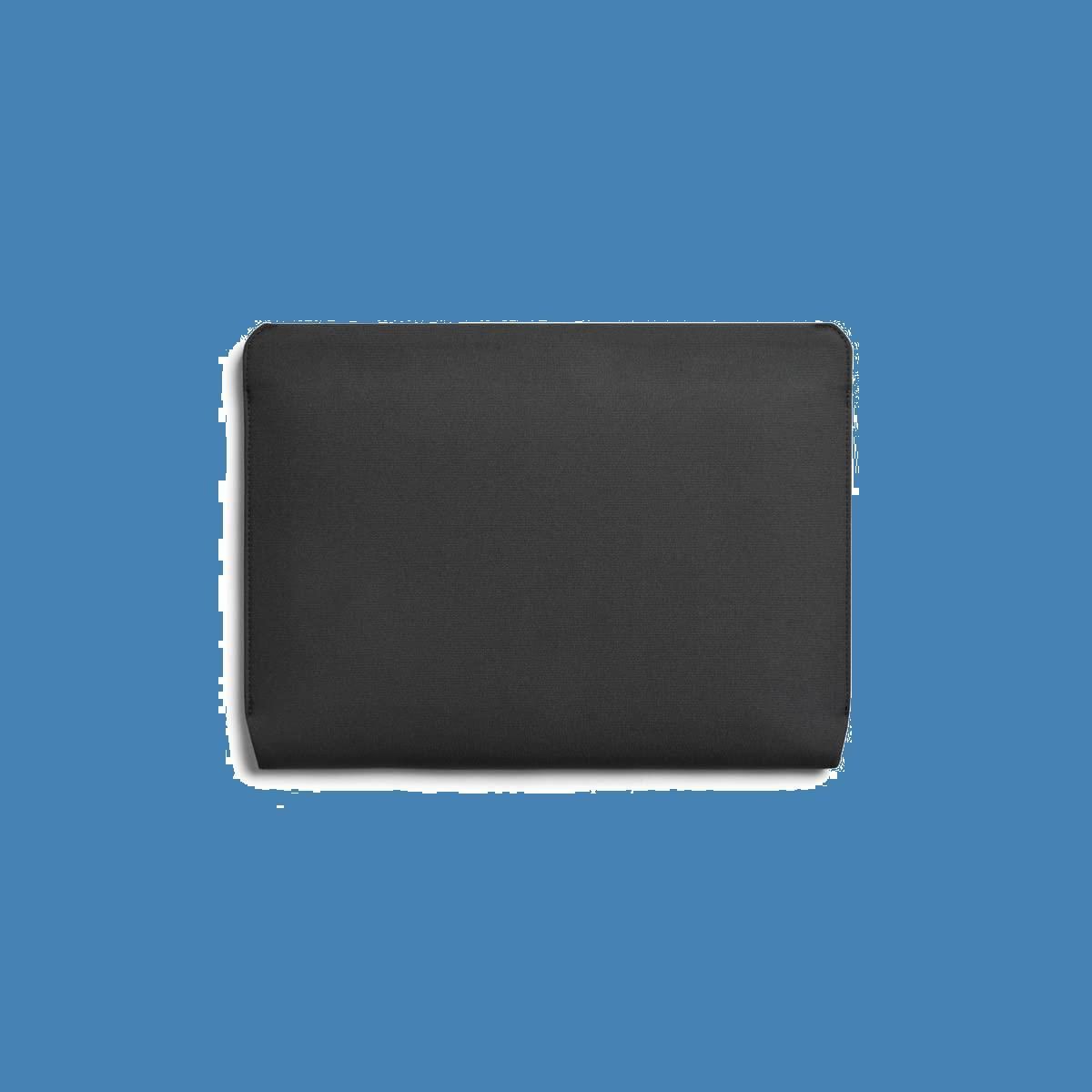 Bellroy Laptop Sleeve（16インチのMacbook Pro、耐水性のあるリサイクル素材、マグネット式開閉） Black - 4