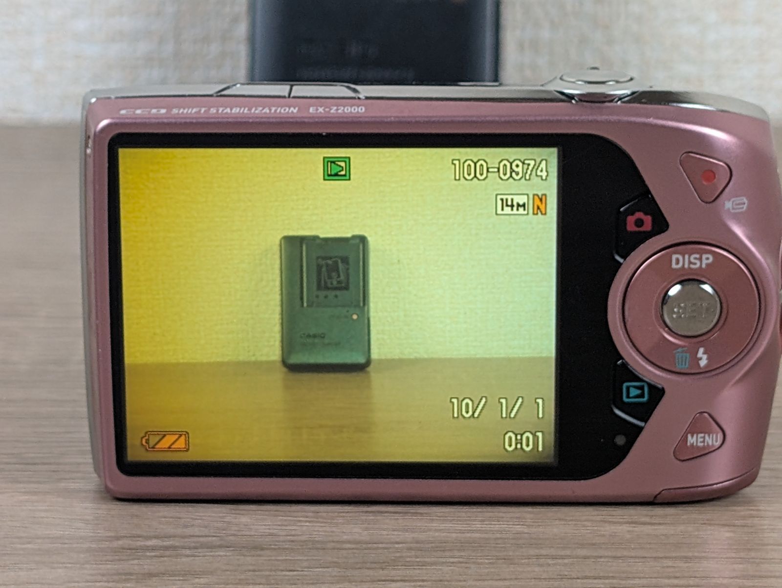 動作品】CASIO EXILIM EX-Z2000 ピンク 1410万画素 高画質スリム