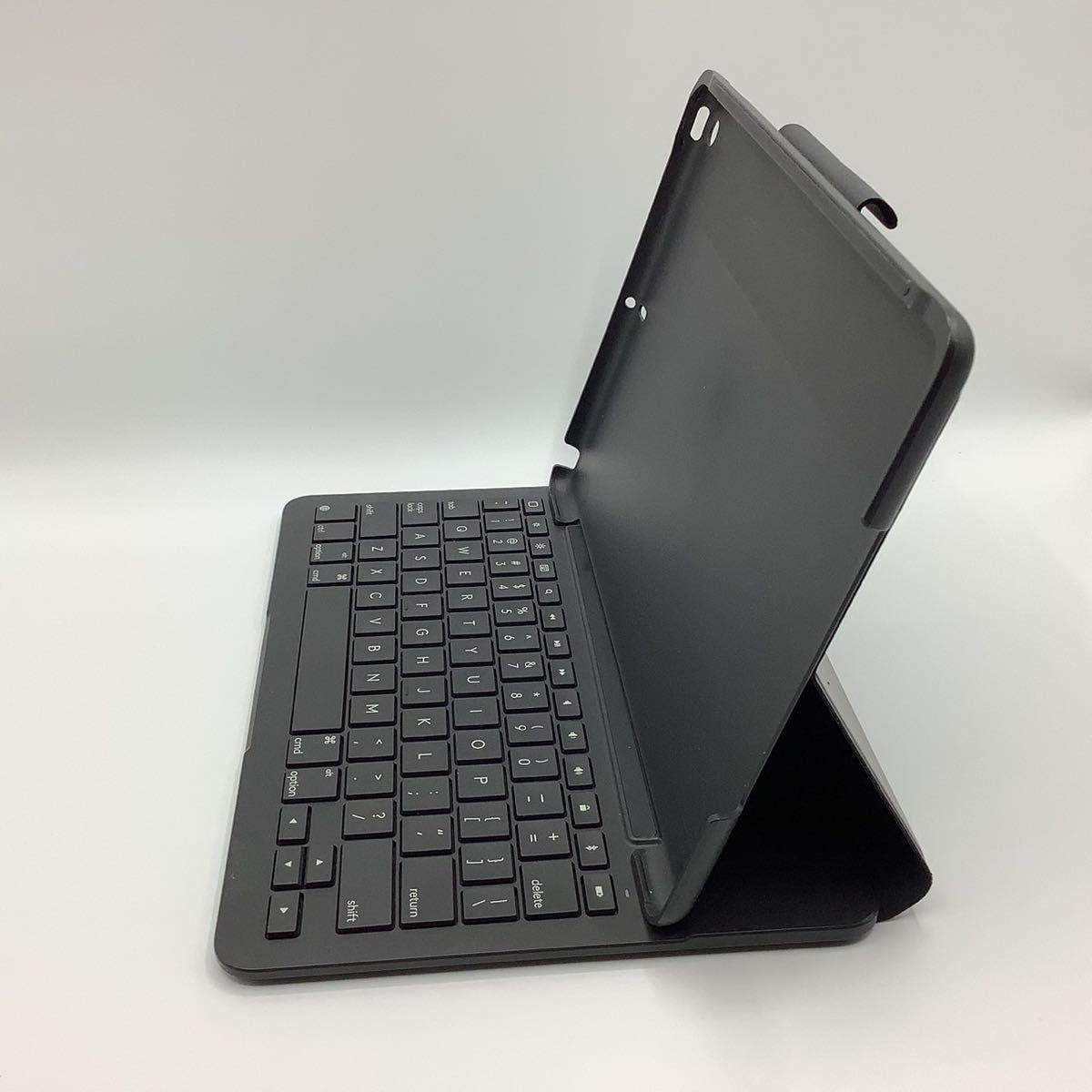 ロジクール　Slim Folio iK1055BK Logitech Slim Folio iPad Keyboard Case for iPad and iPad Air