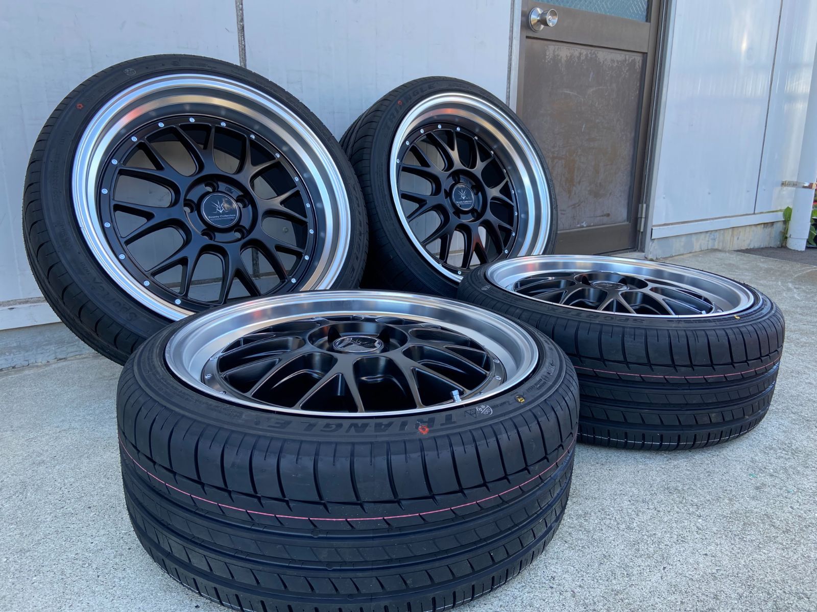 245/40r19 アルファード ヴェルファイアー他 スタッフオススメ！！ 245/40R19 深リム アルファード ヴェル