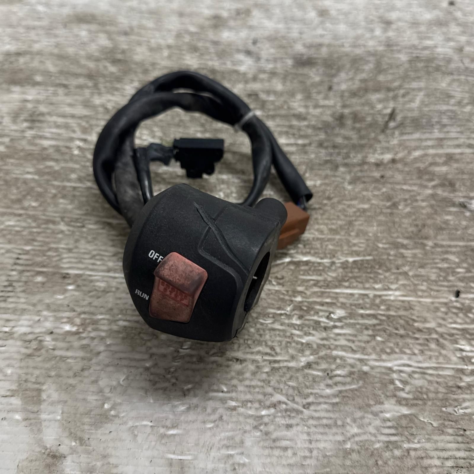 HONDA ホーネット250 MC31 ハンドルスイッチボックス 右 ホンダ