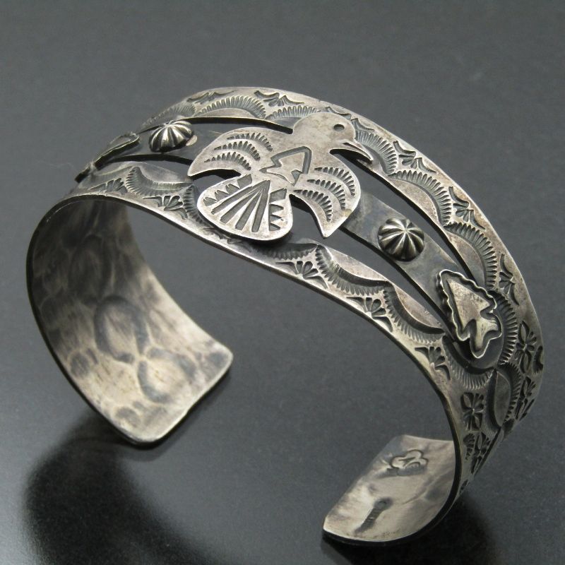  Arn Goodluck ナバホ族 バングル スタンプワーク サンダーバード アーノルドグッドラック ブレスレット メンズ レディース バングル リストバンド アクセサリー