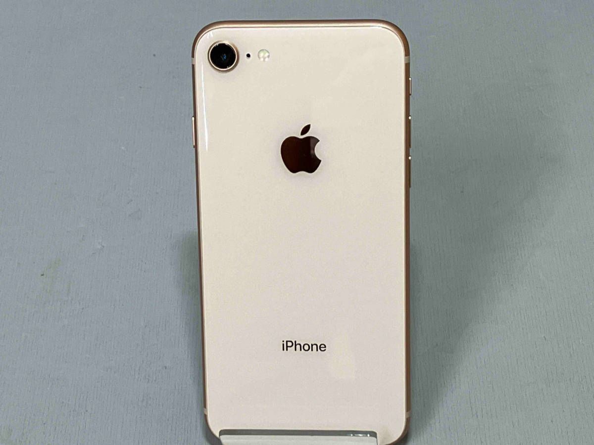 MQ7A2J/A iPhone 8 64GB ゴールド docomo - メルカリ