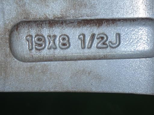 V37 スカイライン