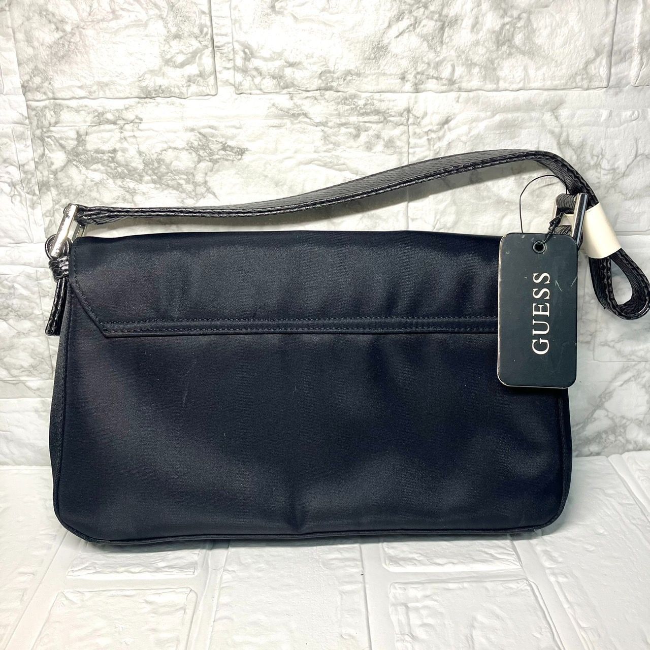 ✨【新品未使用】GUESS ゲス ショルダーバッグ スパンコール×ブラック  