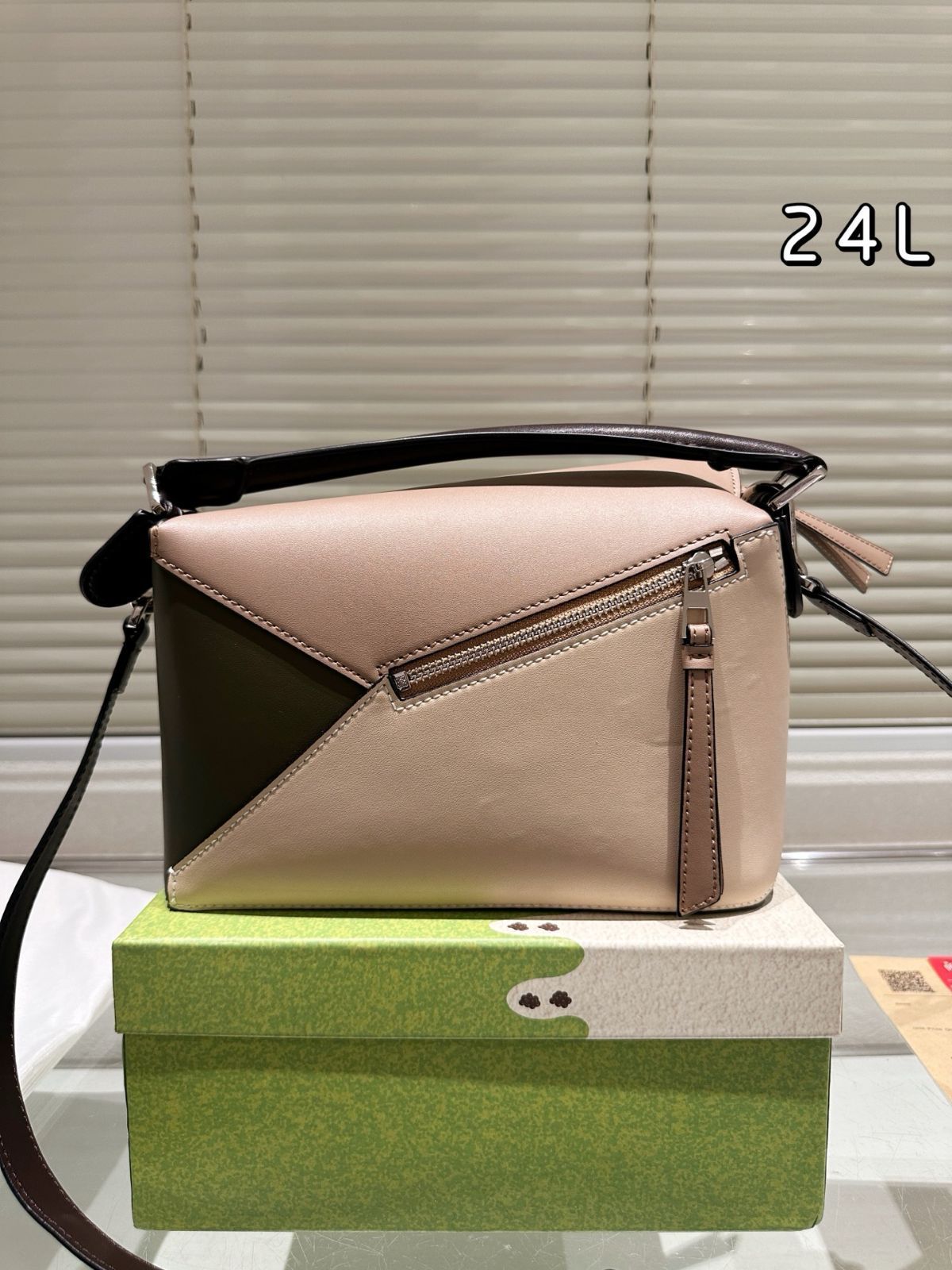 今日 Loewe Paseo 24cm ロエーヴェ パセオ 24 センチ ジオメトリック バッグ 純皮款 -WTO輸入