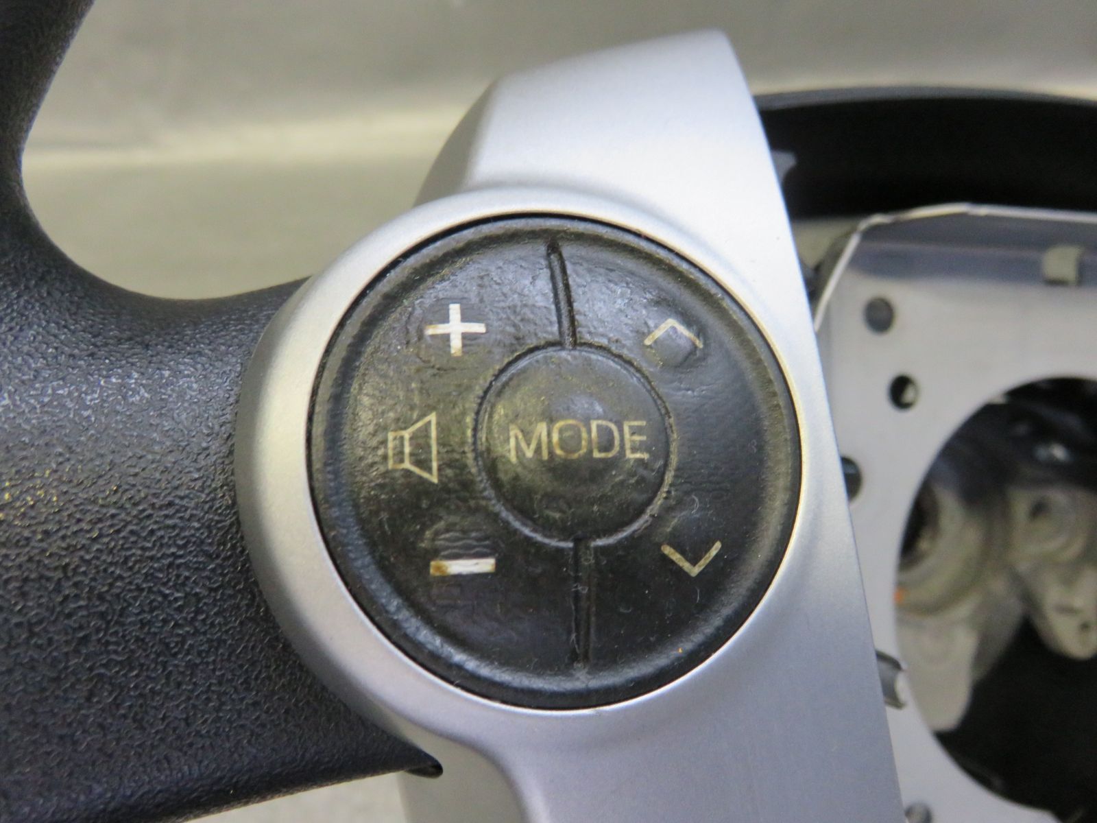 15046108 トヨタ プリウスα ZVW41W ステアリングホイール/ハンドル 046108 品質保証，100%新品 プリウスα ZVW41W 前期 純正 ステアリングホイール