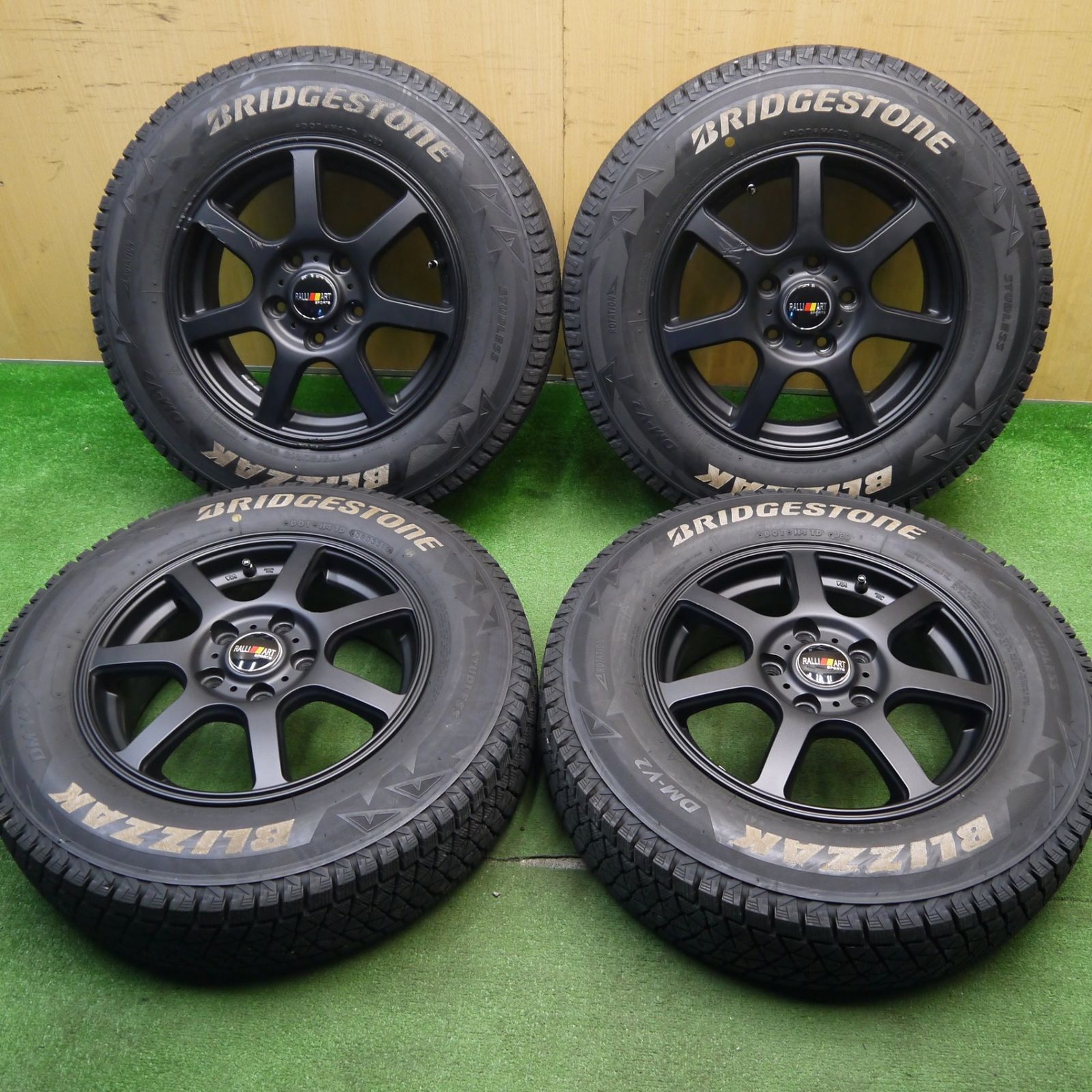 送料無料] バリ溝！9.5分☆スタッドレス 175/80R15 ブリヂストン 