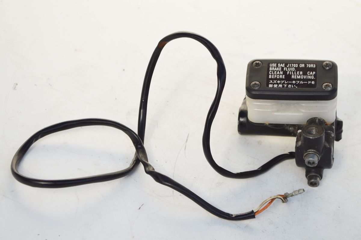 SUZUKI RG250E / X7スズキ フロントブレーキマスターシリンダー　中古品　当時物　純正品　RG250　GT250/2