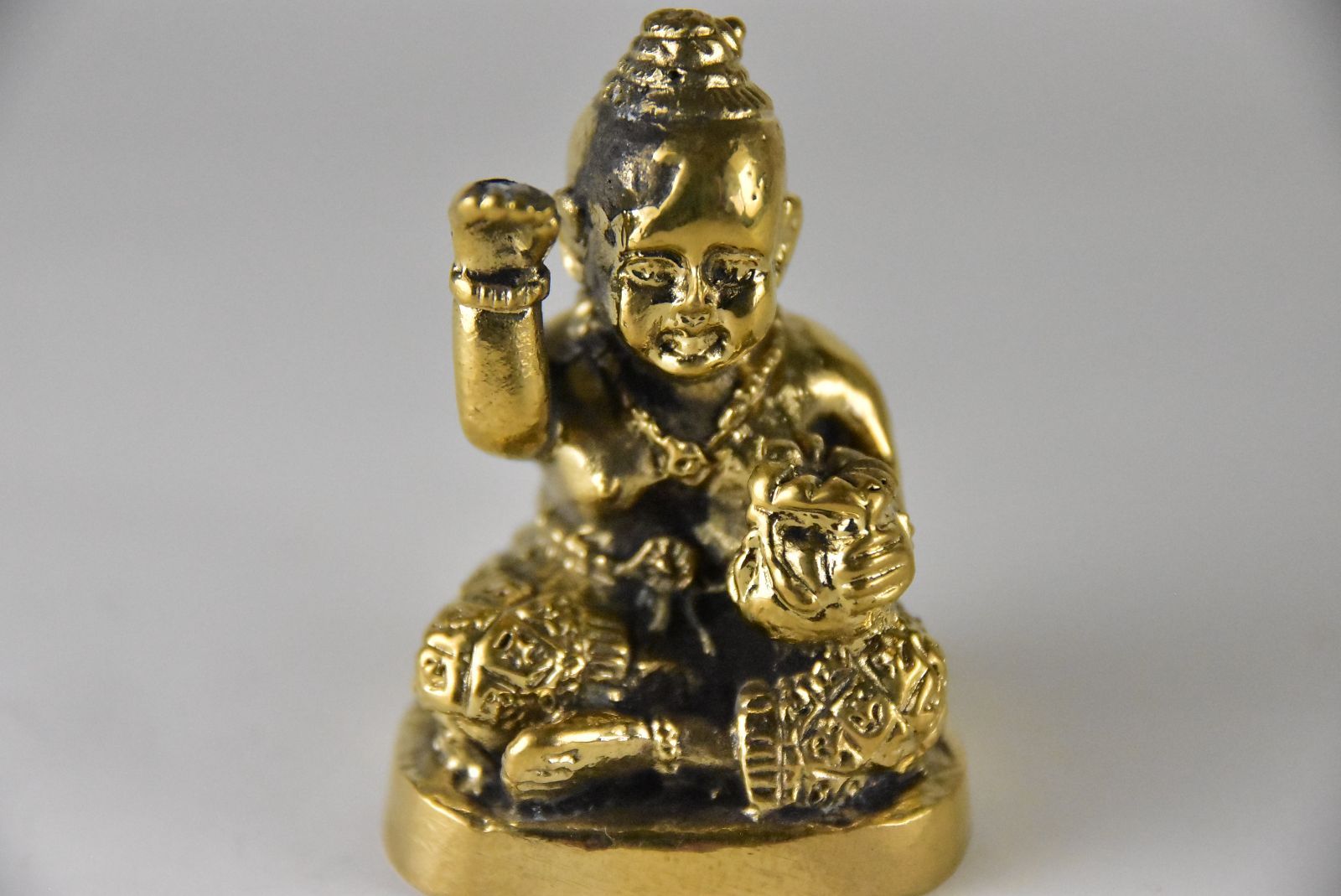 タイ呪物 クマントーン座像 小さなクマントーン像 真鍮製 金運
