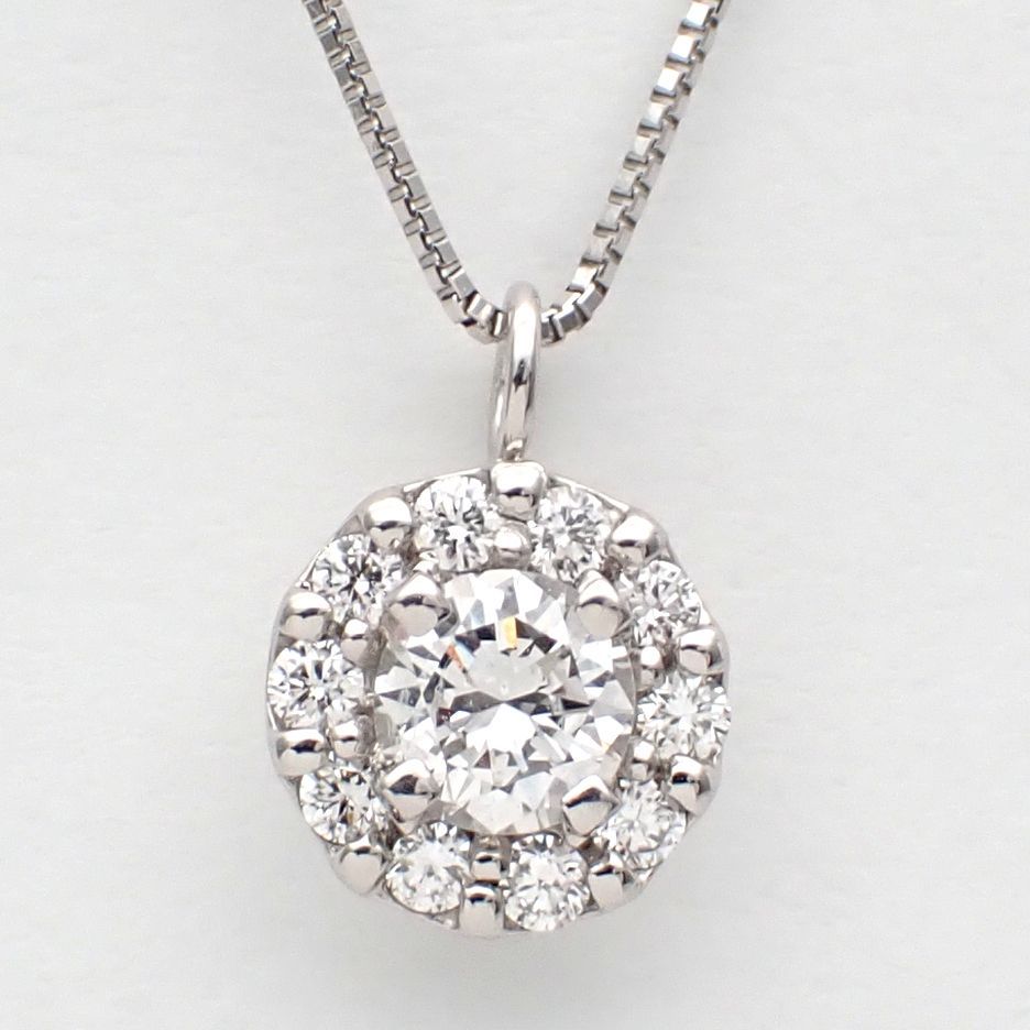 Pt900 プラチナ ダイヤモンド 0.232ct・0.12ct ペンダント付ネックレス 中古 美品 レディース ダイヤ 4月誕生石 質屋 - メルカリ