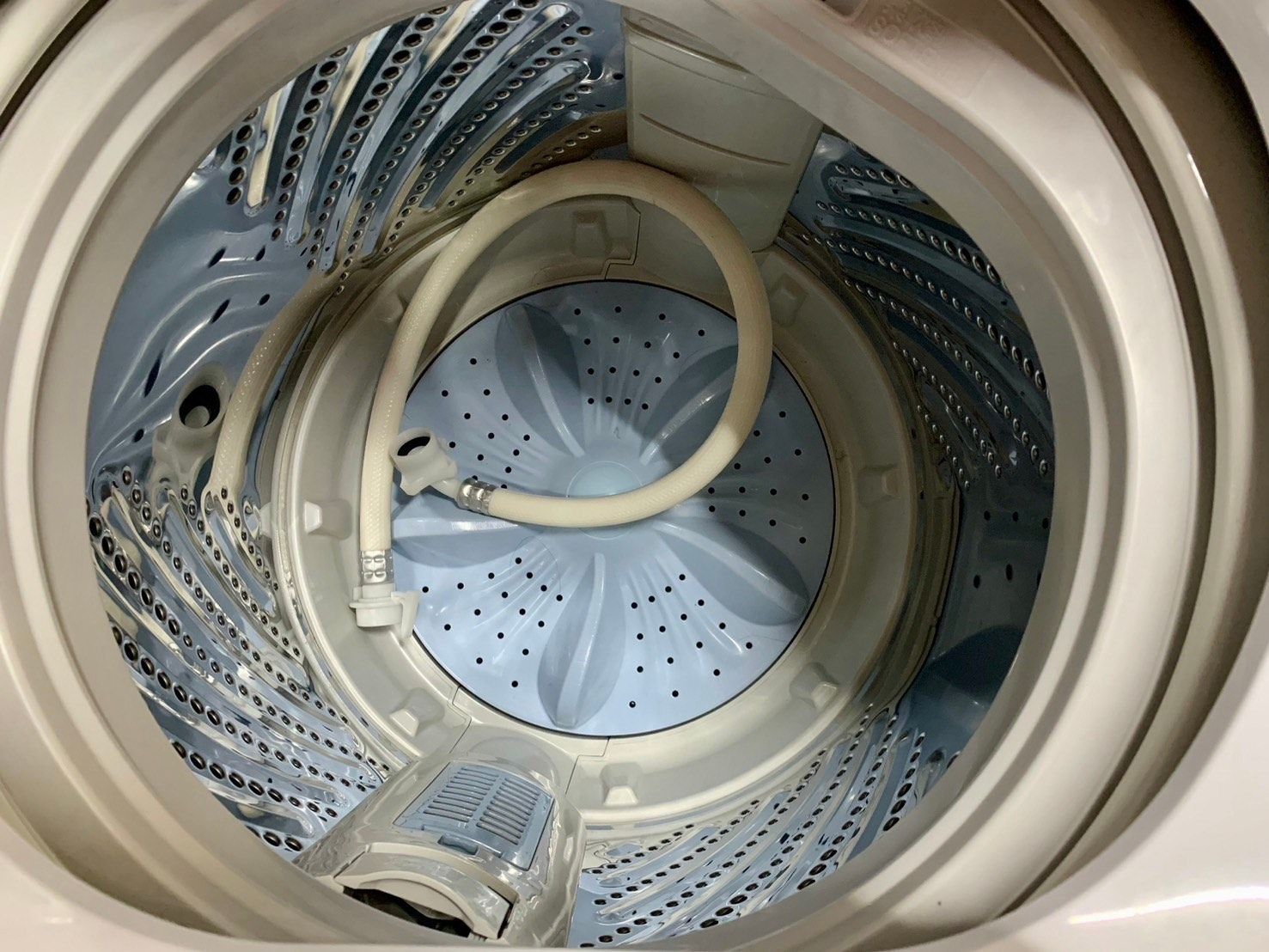 大阪送料無料★3か月保障付き★洗濯機★2022年★HW-E5504★S-655 大阪送料無料☆3か月保障付き☆洗濯機☆2022年☆