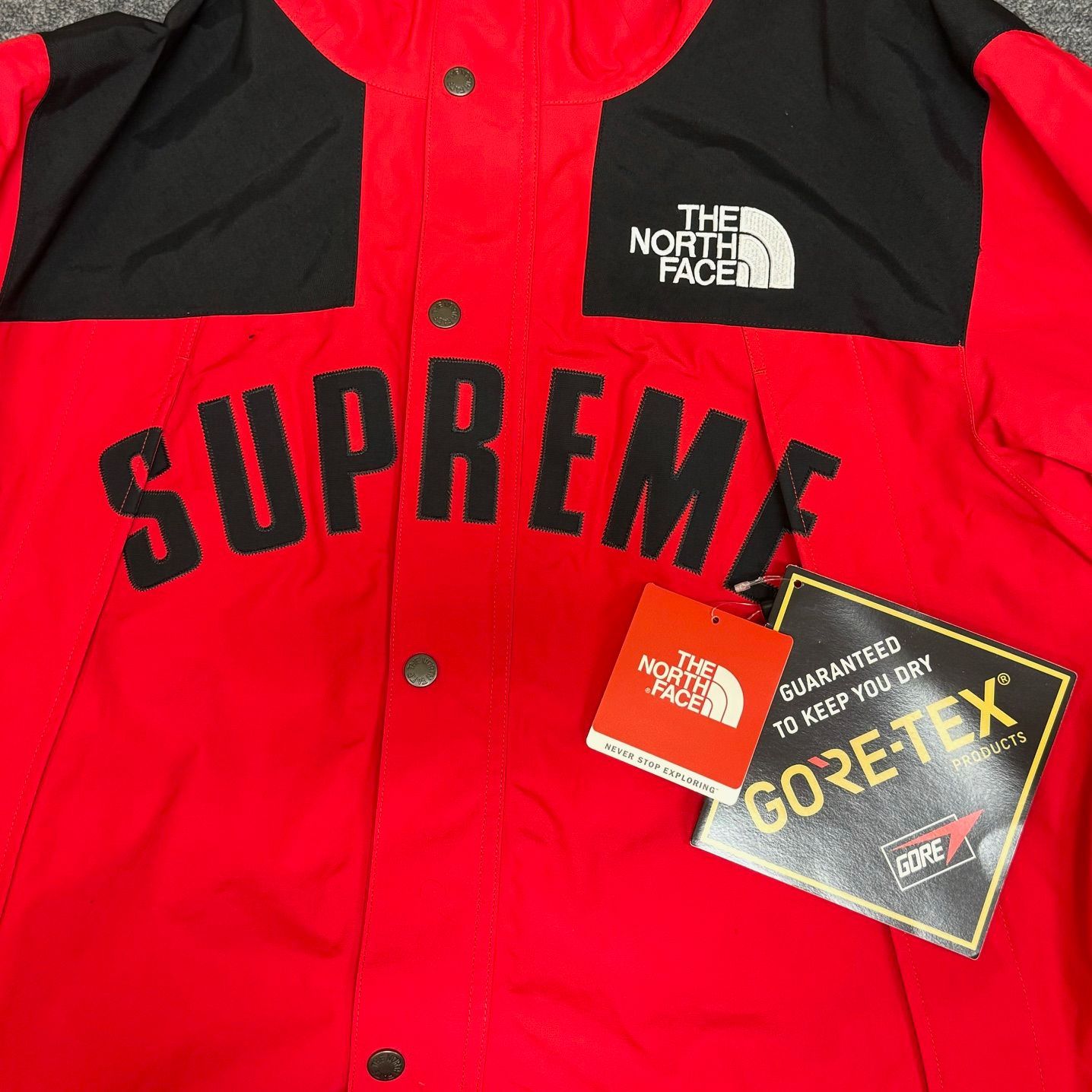 国内正規 新品同様 Supreme × THE NORTH FACE 19SS ARC LOGO 国内正規 新品同様 Supreme × THE NORTH FACE 19SS ARC LOGO