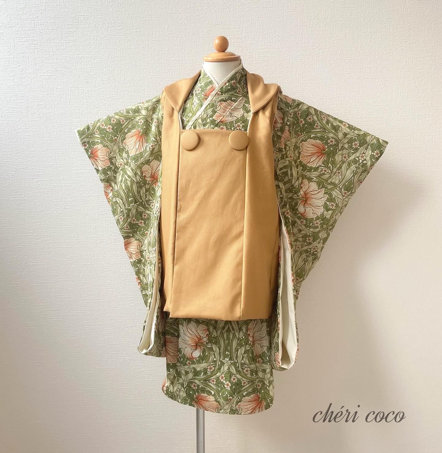 【新作】 七五三 着物 ハンドメイド ウィリアムモリス 女の子　いちごどろぼう 新作】 七五三 着物 ハンドメイド ウィリアムモリス 女の子