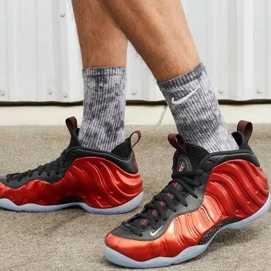 【Nike】 Air Foamposite One llic Red ★大人気★ 新品未使用】Nike Air Foamposite One
