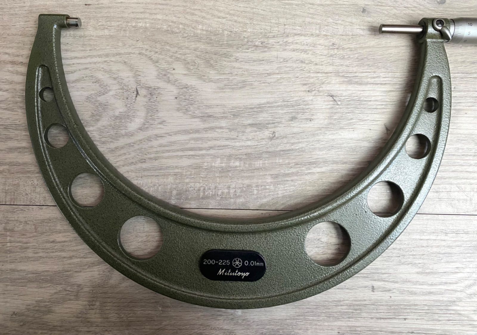 Mitutoyo ミツトヨ 外側マイクロメーター OM-225 103-145 (200〜225mm 
