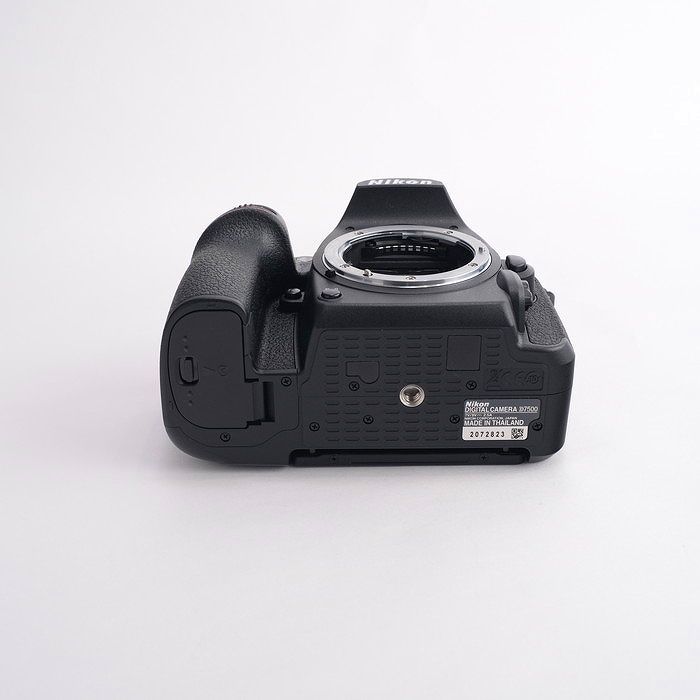 セール】Nikon D7500 ボディ ニコン 【公式通販】