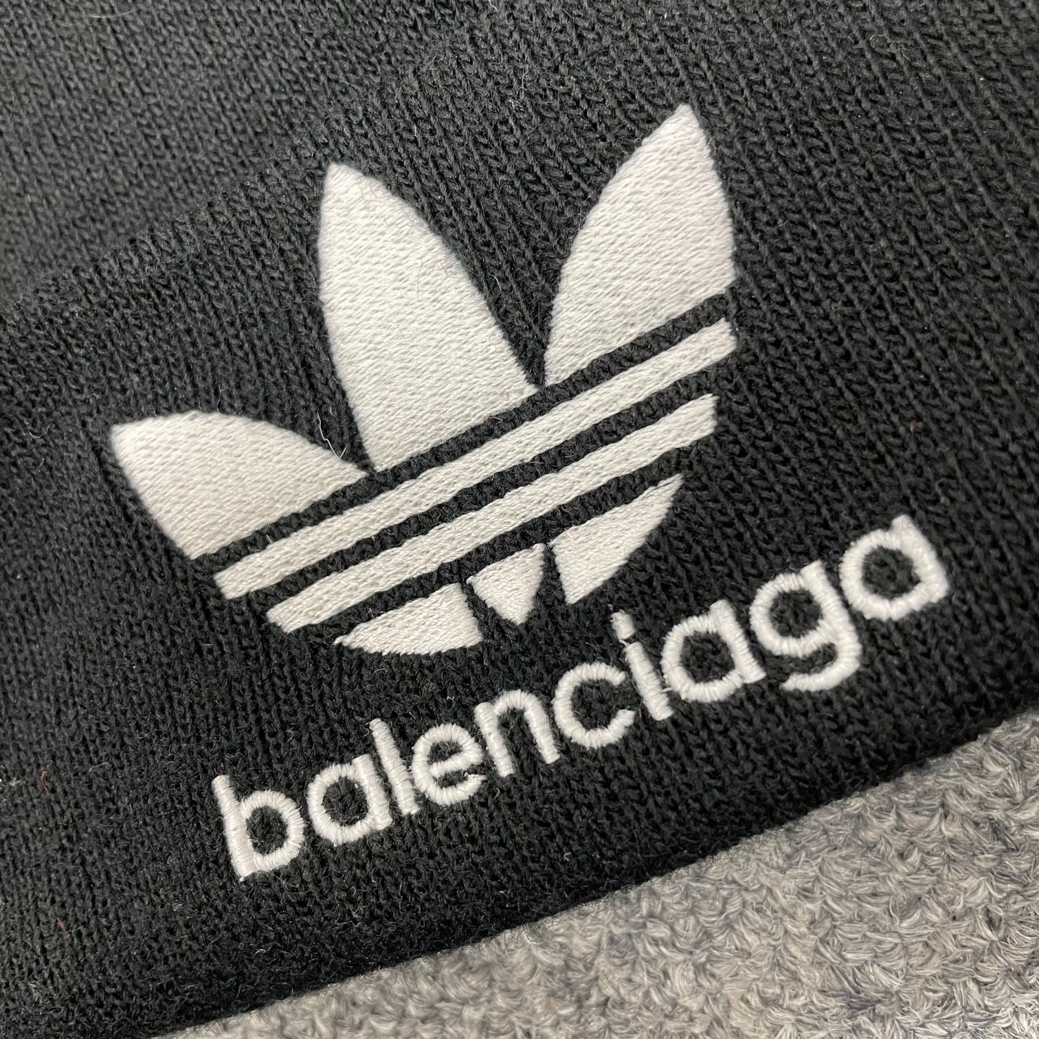 BALENCIAGA adidasコラボ ニット帽ご希望に添えれずすみません泣