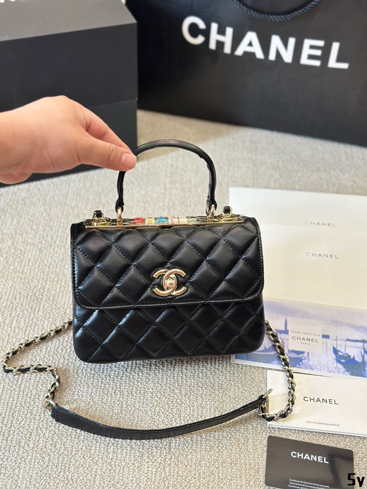 *優美な存在感が魅力*【CHANEL】CCロゴ ハンドバッグ Chanel】今日特価！シャネル Trendy CC、多彩な使い方ができる