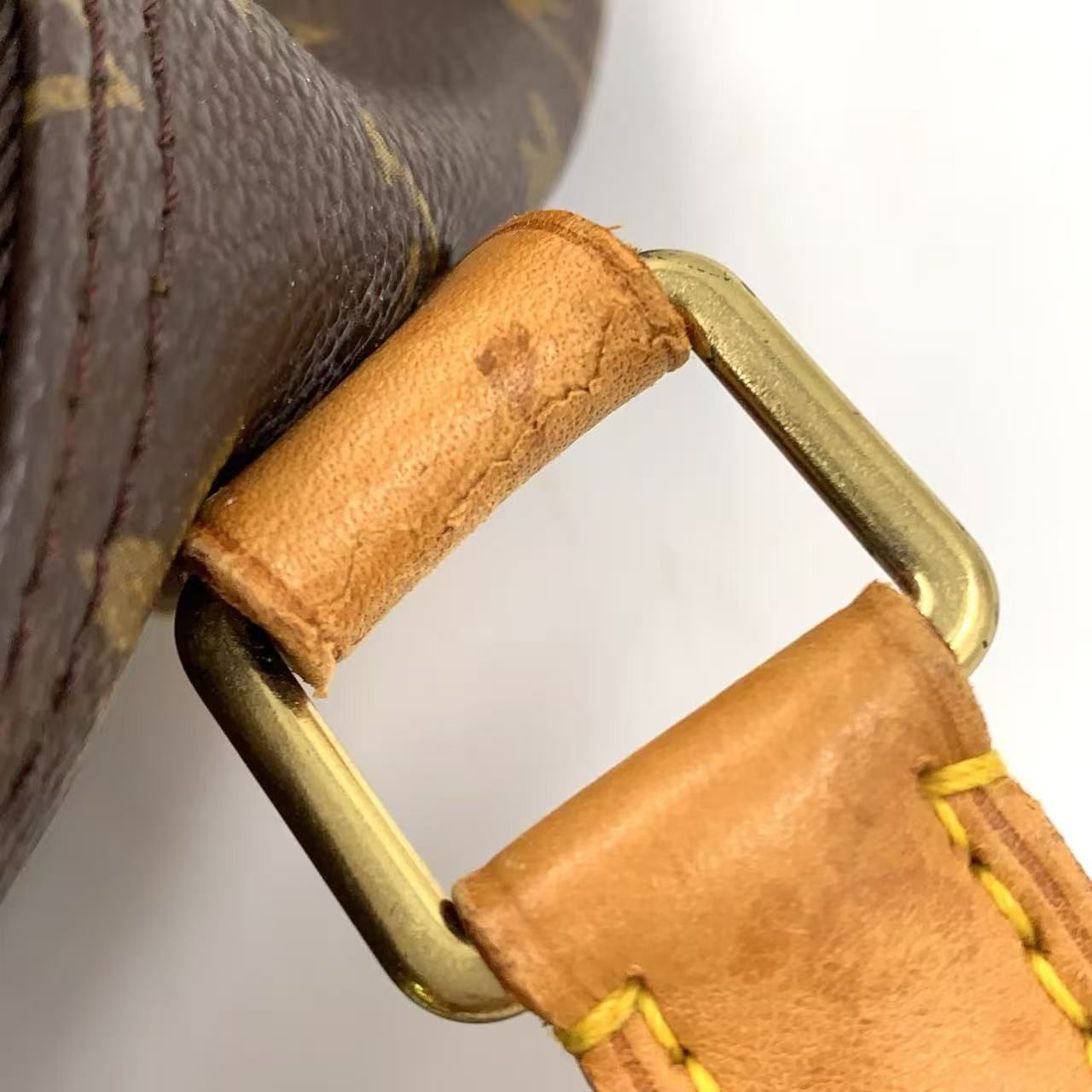 美品【早い者勝ち】Louis Vuitton「キーポル・バンドリエール 60」 LV ルイヴィトン キーポル・バンドリエール 60 1989年製 - side