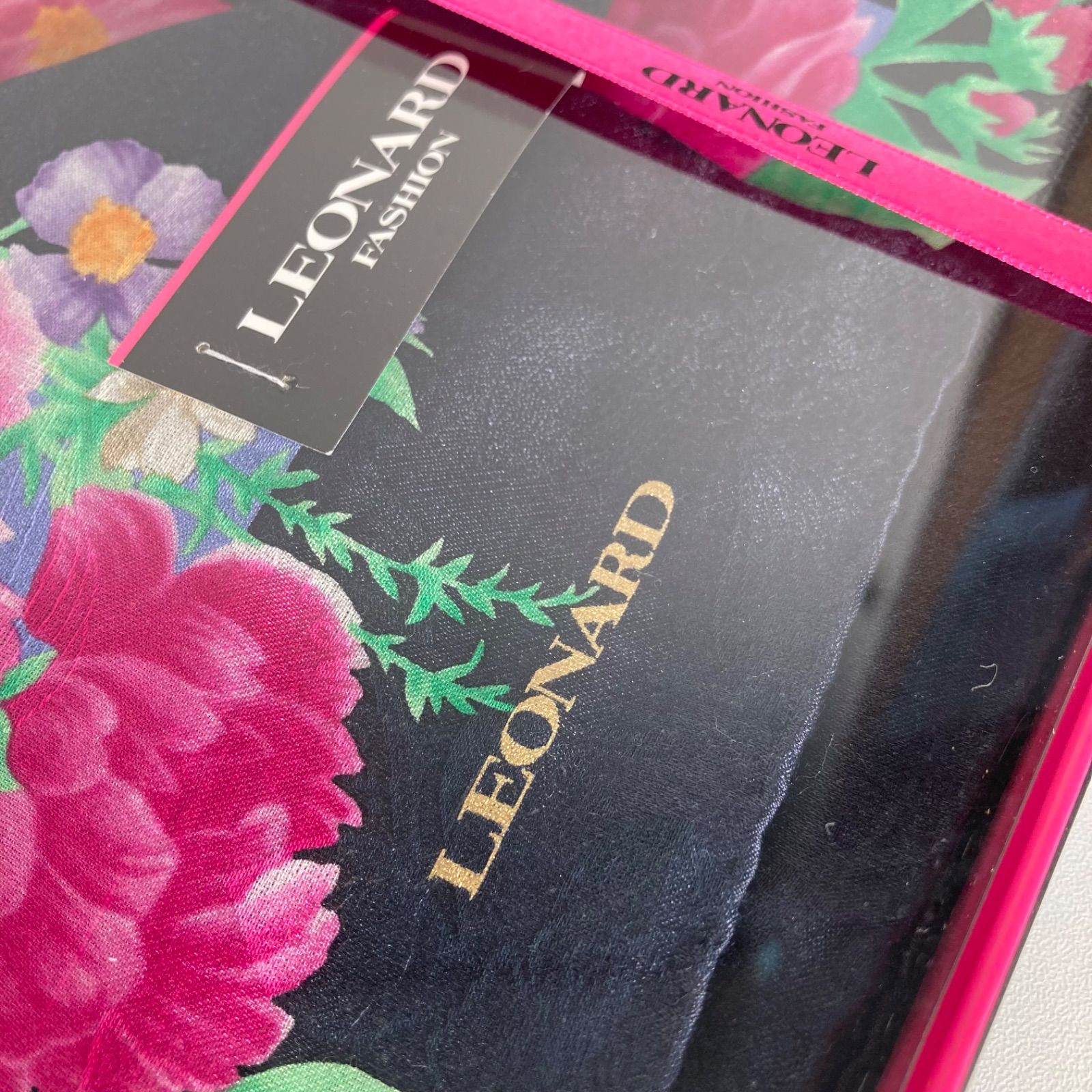 m92 新品 未使用 LEONARD レオナール シルク スカーフ ハンカチ