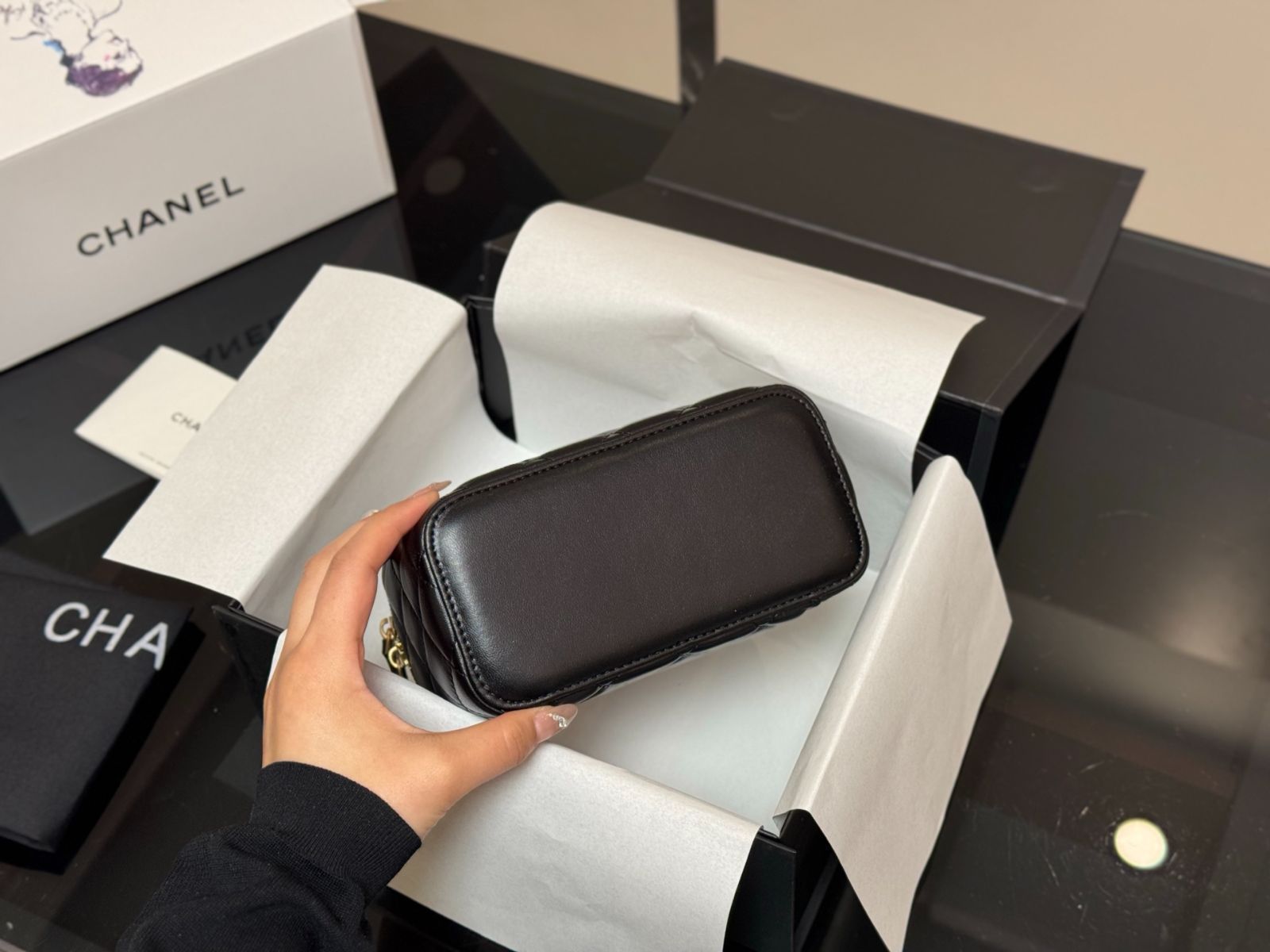 今日特価】Chanel Handle Makeup Box ハンドルメイクボックス